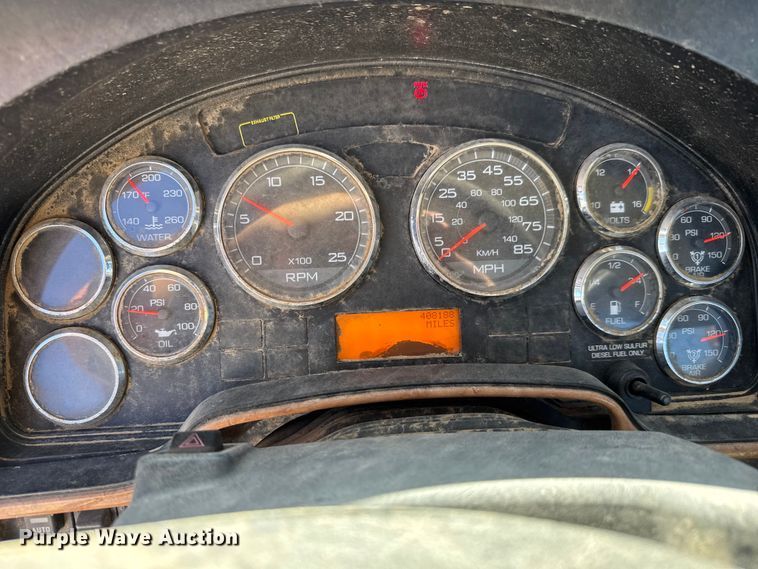 image for item EM8457 2011 International  ProStar Premium semi truck