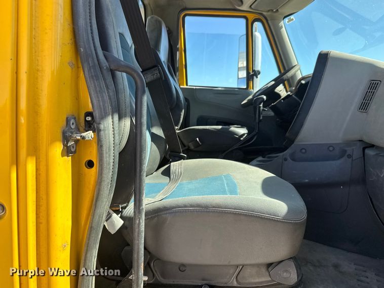 image for item EM8457 2011 International  ProStar Premium semi truck