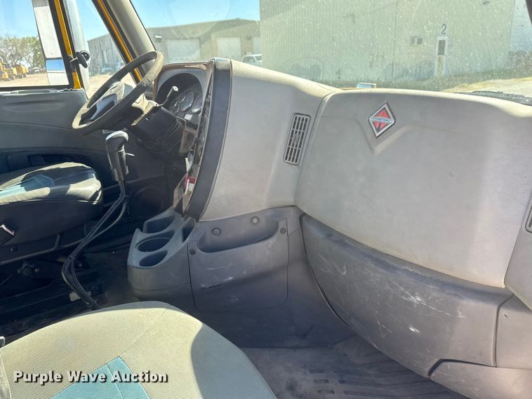 image for item EM8457 2011 International  ProStar Premium semi truck