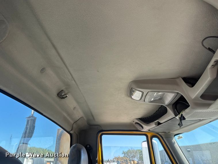 image for item EM8457 2011 International  ProStar Premium semi truck