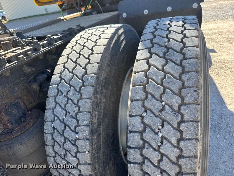 image for item EM8457 2011 International  ProStar Premium semi truck