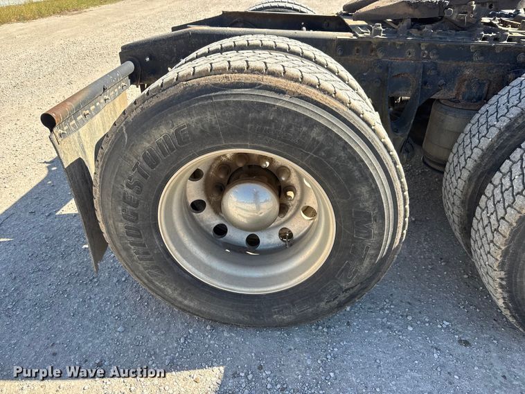 image for item EM8457 2011 International  ProStar Premium semi truck