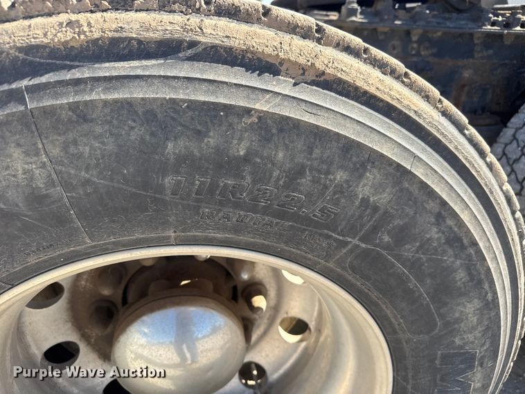 image for item EM8457 2011 International  ProStar Premium semi truck