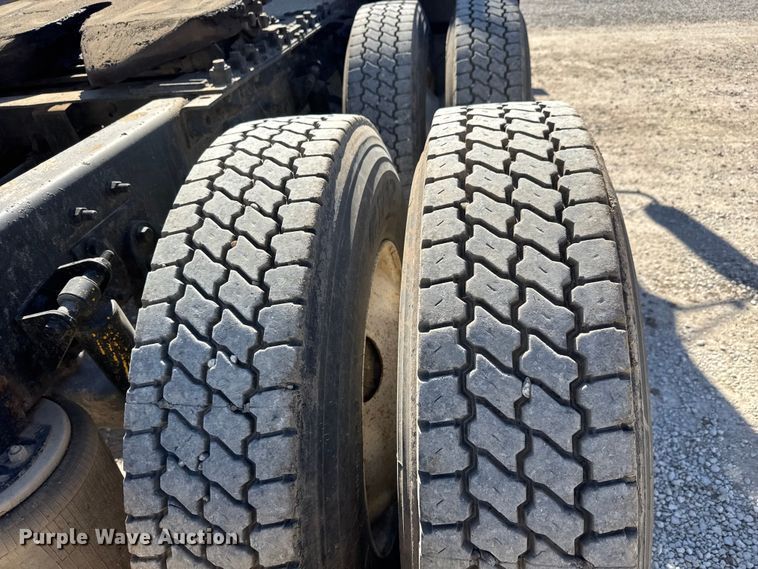 image for item EM8457 2011 International  ProStar Premium semi truck