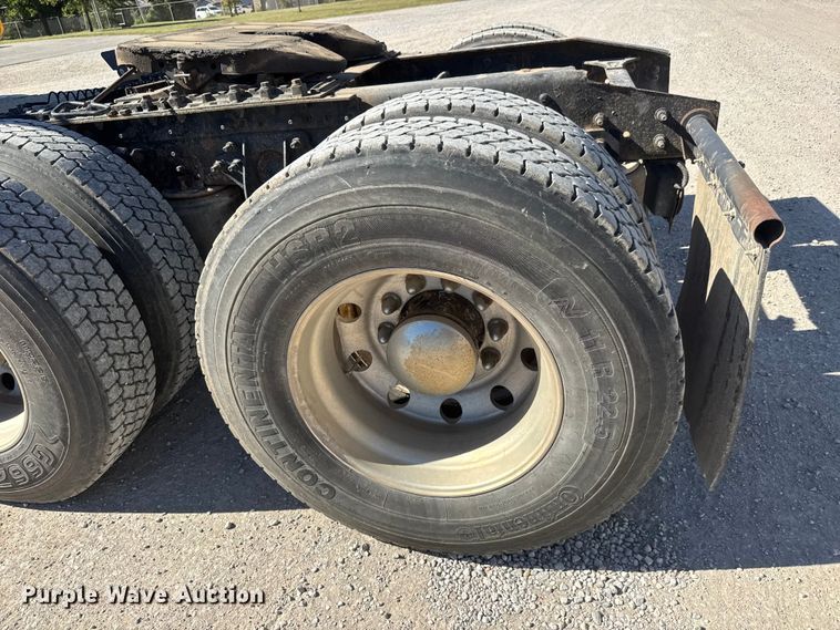 image for item EM8457 2011 International  ProStar Premium semi truck