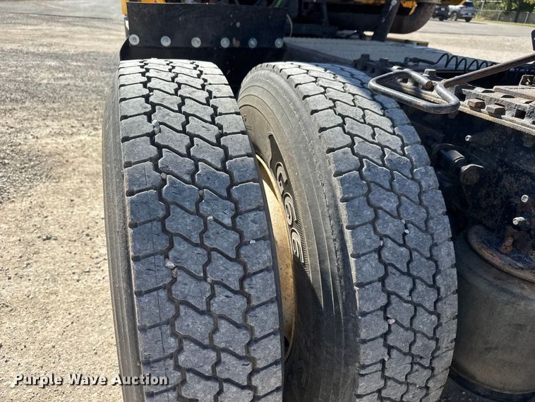 image for item EM8457 2011 International  ProStar Premium semi truck