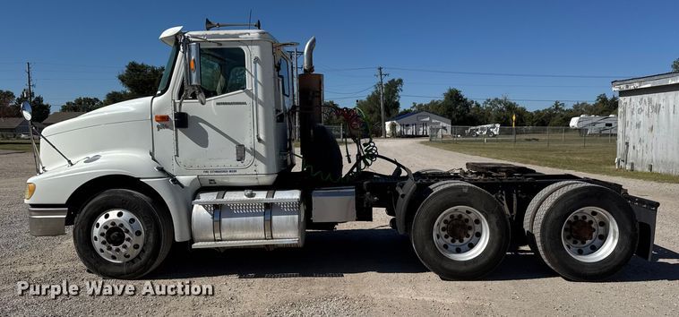 image for item EM8458 2005 International  9200i semi truck