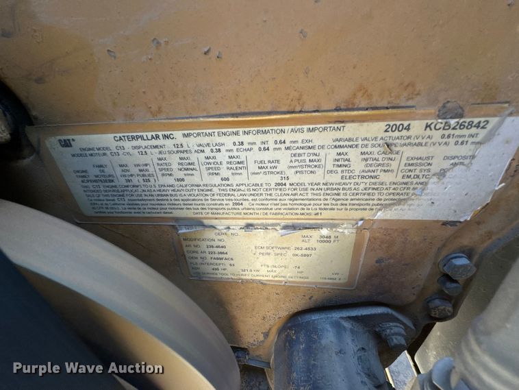 image for item EM8458 2005 International  9200i semi truck