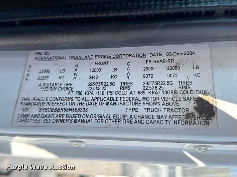 image for item EM8458 2005 International  9200i semi truck