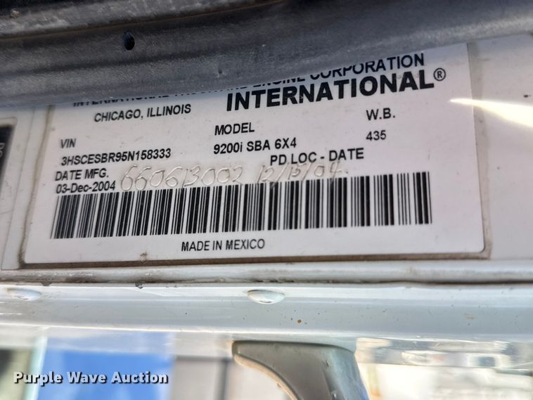 image for item EM8458 2005 International  9200i semi truck