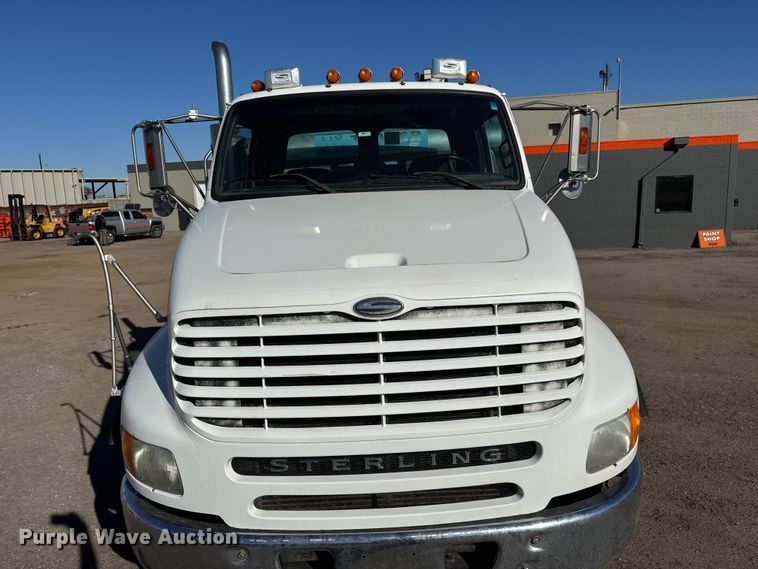 image for item EM8467 2007 Sterling LT9500 roll-off container truck