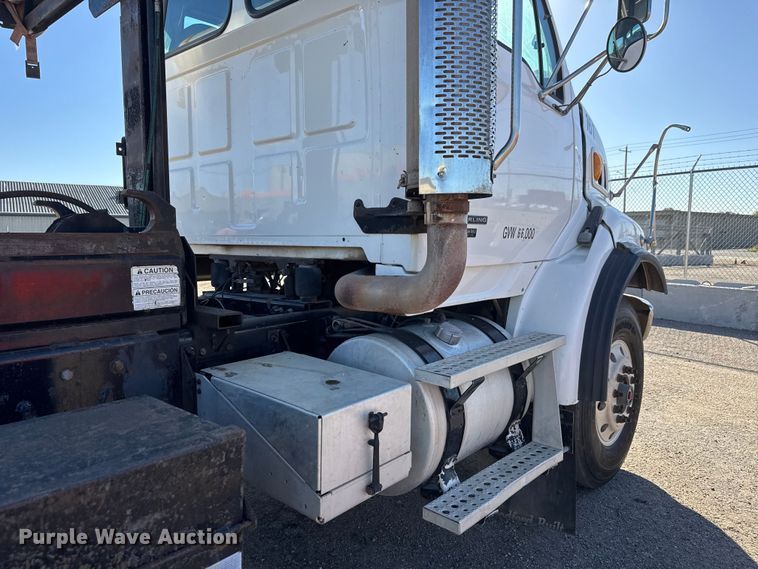 image for item EM8467 2007 Sterling LT9500 roll-off container truck