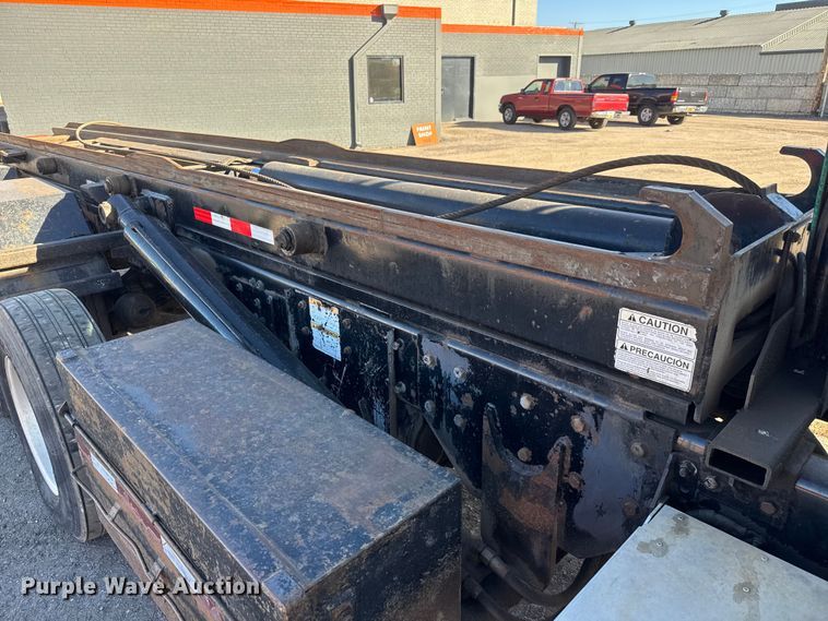 image for item EM8467 2007 Sterling LT9500 roll-off container truck