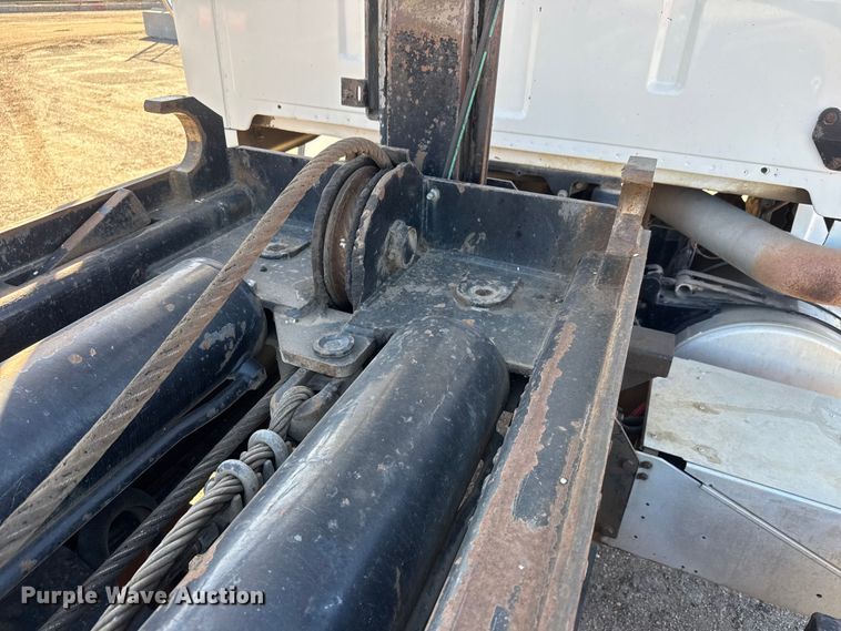 image for item EM8467 2007 Sterling LT9500 roll-off container truck