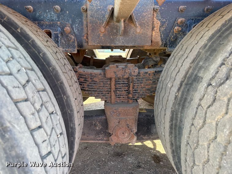 image for item EM8467 2007 Sterling LT9500 roll-off container truck