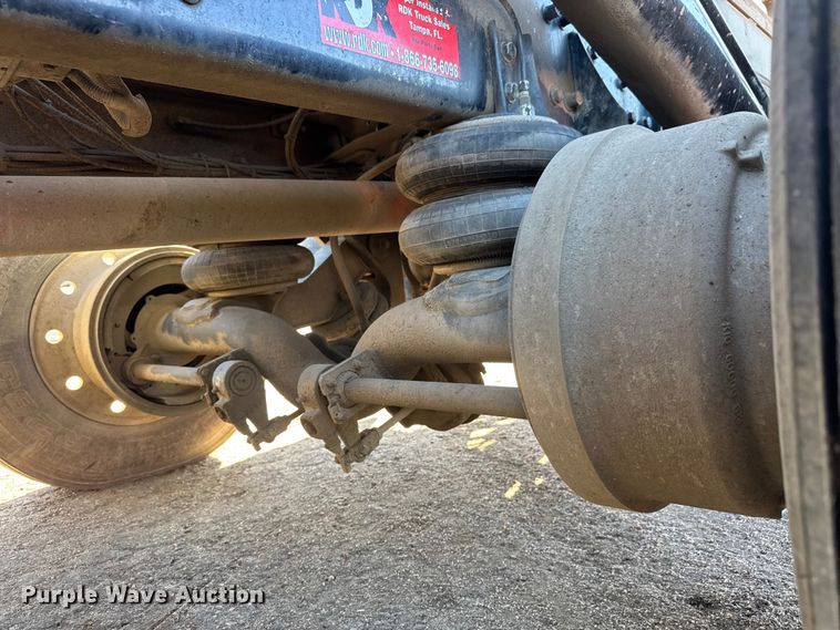 image for item EM8467 2007 Sterling LT9500 roll-off container truck