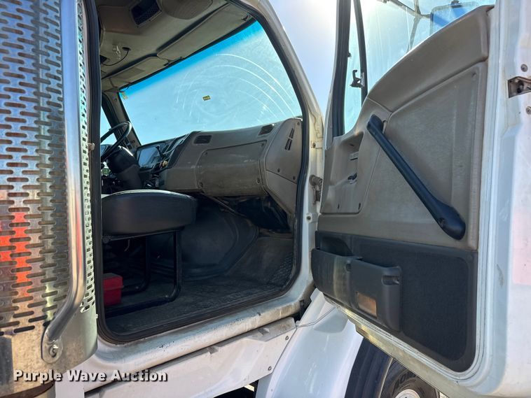 image for item EM8467 2007 Sterling LT9500 roll-off container truck