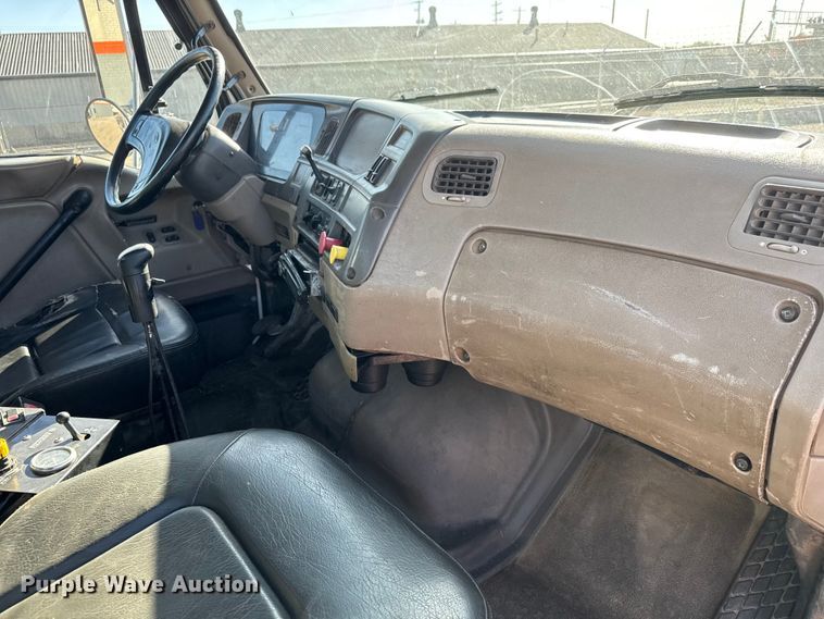 image for item EM8467 2007 Sterling LT9500 roll-off container truck