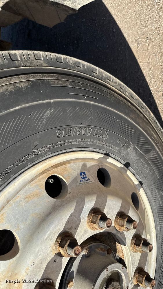 image for item EM8467 2007 Sterling LT9500 roll-off container truck