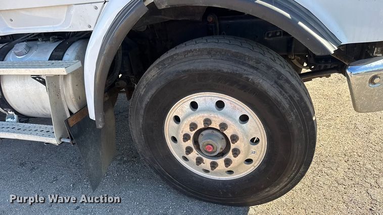 image for item EM8467 2007 Sterling LT9500 roll-off container truck