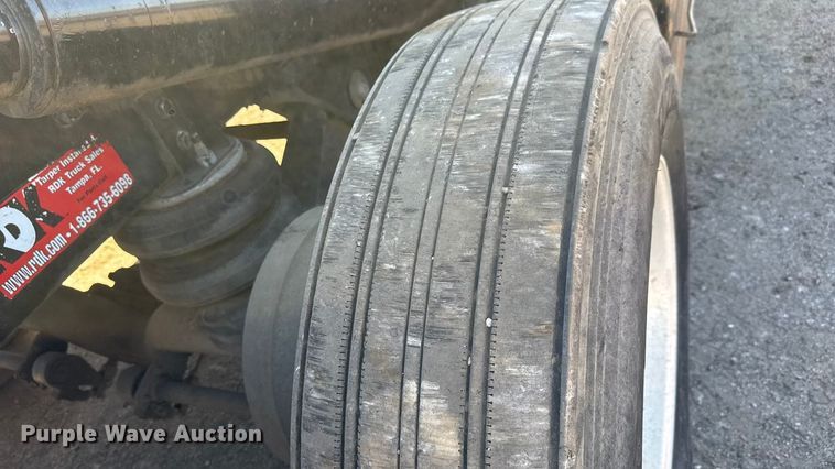 image for item EM8467 2007 Sterling LT9500 roll-off container truck