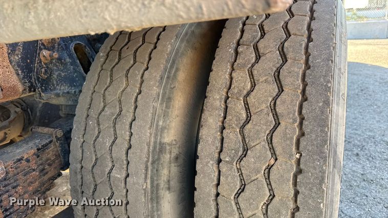 image for item EM8467 2007 Sterling LT9500 roll-off container truck