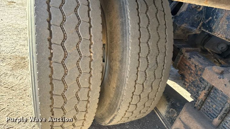 image for item EM8467 2007 Sterling LT9500 roll-off container truck