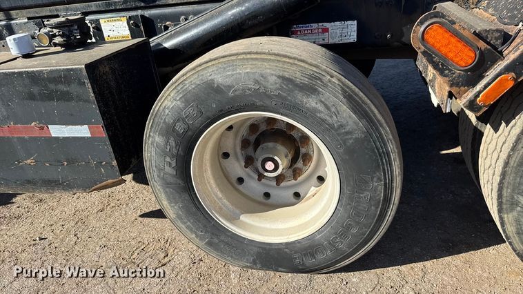 image for item EM8467 2007 Sterling LT9500 roll-off container truck