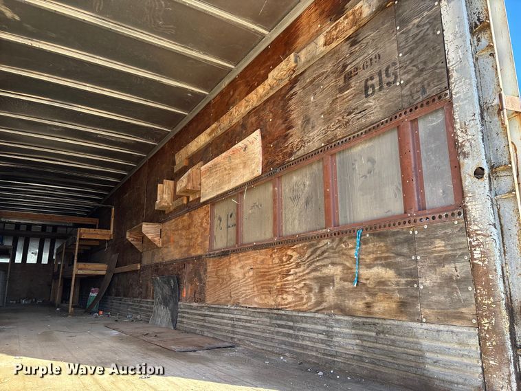 image for item EN0522 1986 Great Dane dry van trailer