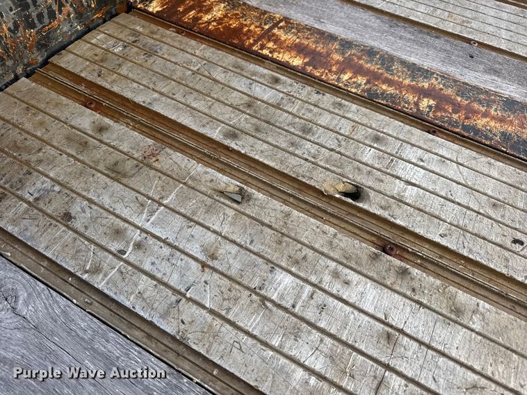 image for item EN0674 2008 Transcraft DTL-2100 RS2 drop deck trailer