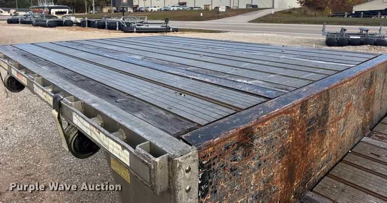 image for item EN0674 2008 Transcraft DTL-2100 RS2 drop deck trailer