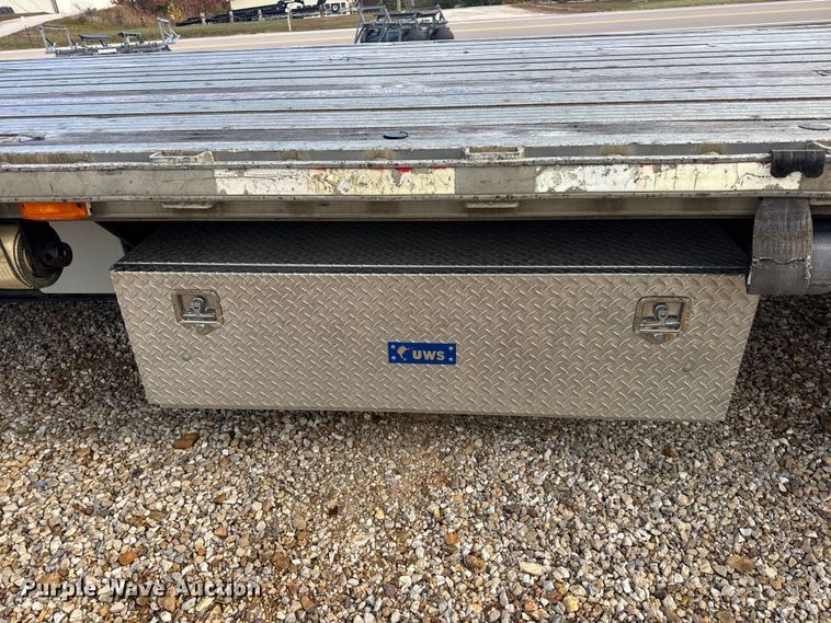 image for item EN0674 2008 Transcraft DTL-2100 RS2 drop deck trailer