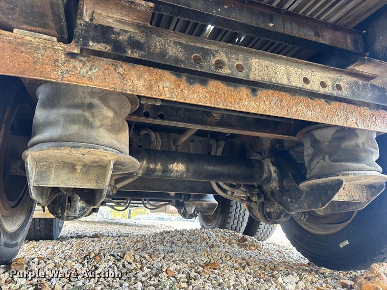 image for item EN0674 2008 Transcraft DTL-2100 RS2 drop deck trailer