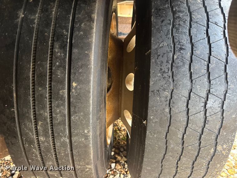 image for item EN0674 2008 Transcraft DTL-2100 RS2 drop deck trailer