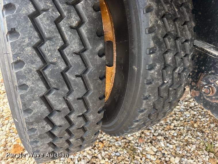 image for item EN0674 2008 Transcraft DTL-2100 RS2 drop deck trailer