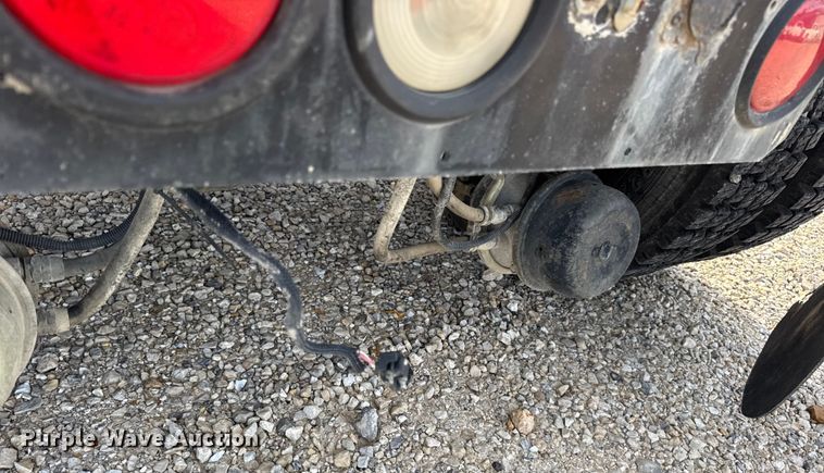 image for item EN0675 1993 Kenworth T600 semi truck