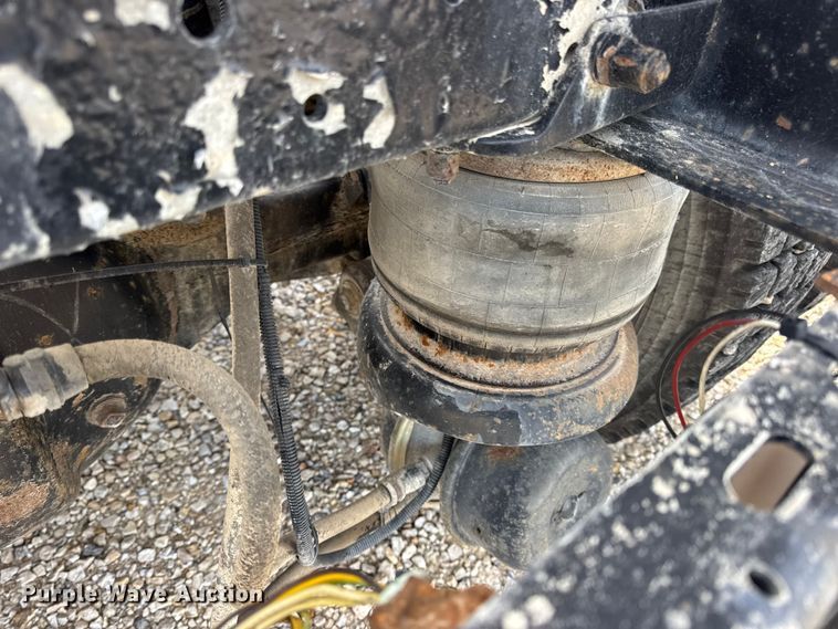 image for item EN0675 1993 Kenworth T600 semi truck