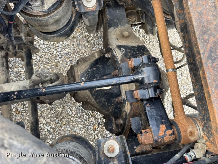 image for item EN0675 1993 Kenworth T600 semi truck