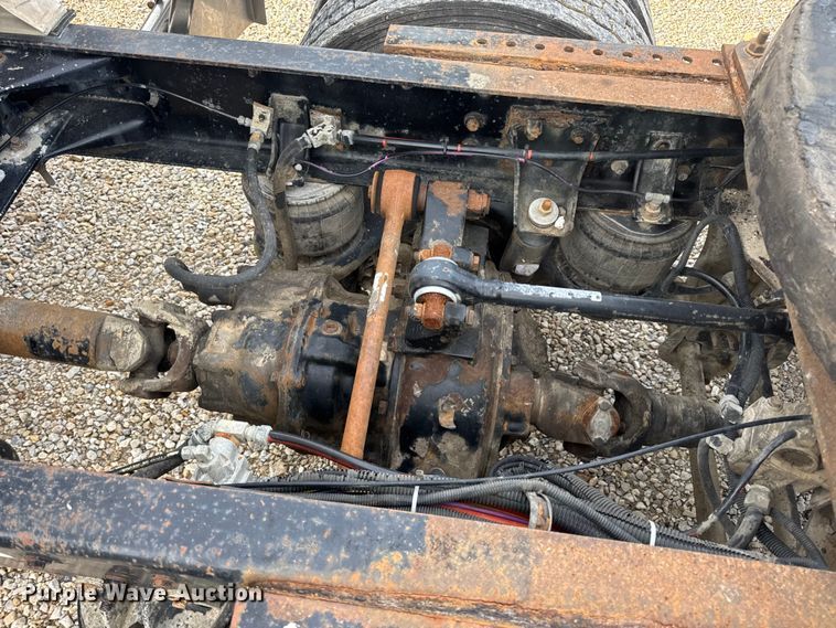 image for item EN0675 1993 Kenworth T600 semi truck