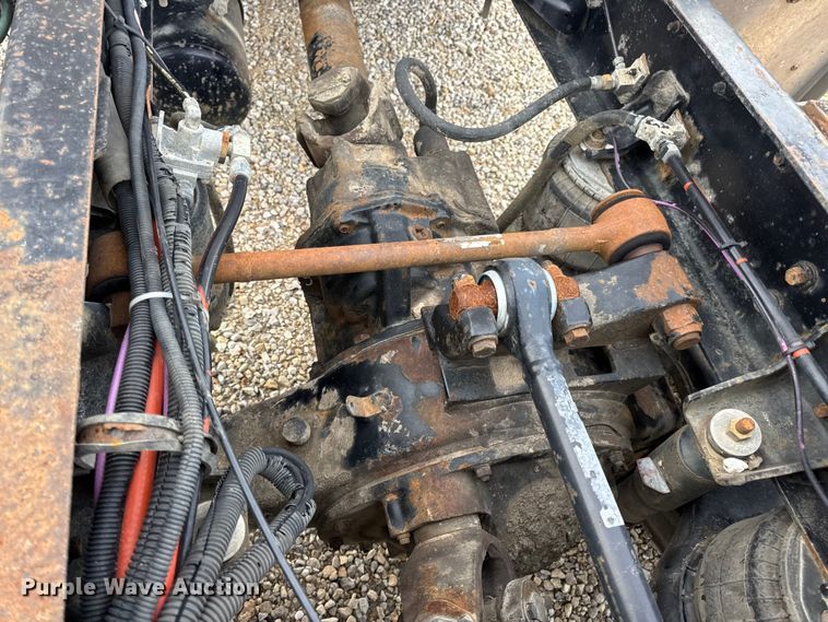 image for item EN0675 1993 Kenworth T600 semi truck