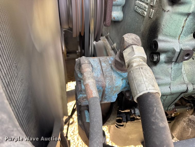 image for item EN0675 1993 Kenworth T600 semi truck