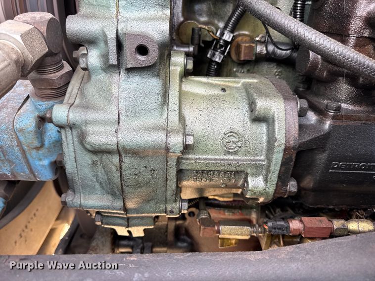 image for item EN0675 1993 Kenworth T600 semi truck