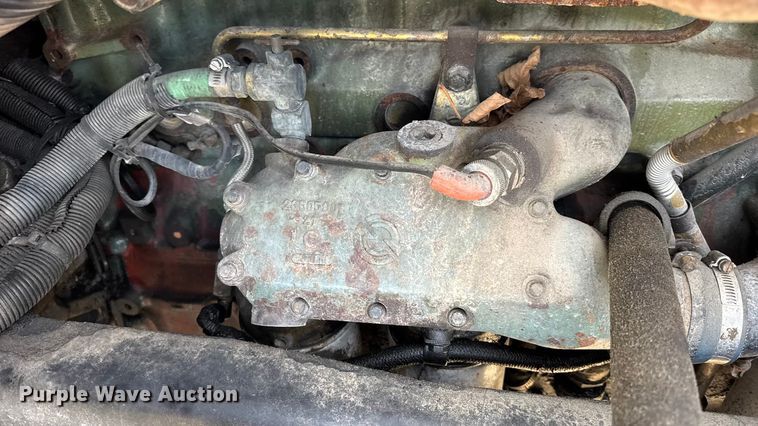 image for item EN0675 1993 Kenworth T600 semi truck