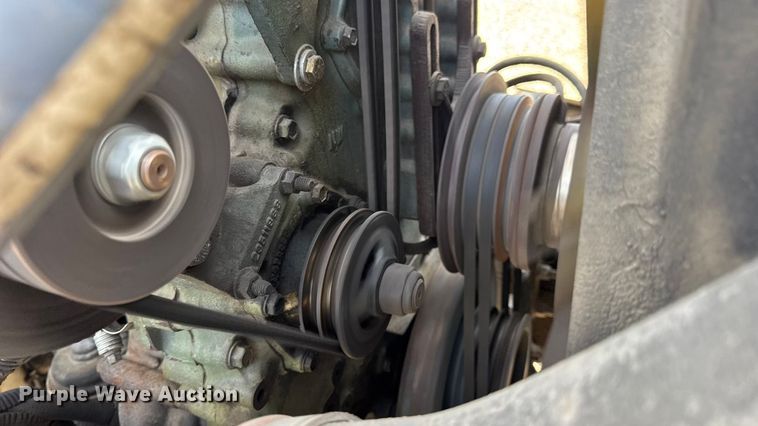 image for item EN0675 1993 Kenworth T600 semi truck