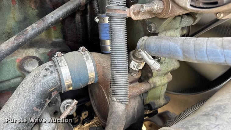 image for item EN0675 1993 Kenworth T600 semi truck