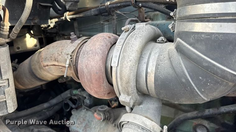 image for item EN0675 1993 Kenworth T600 semi truck