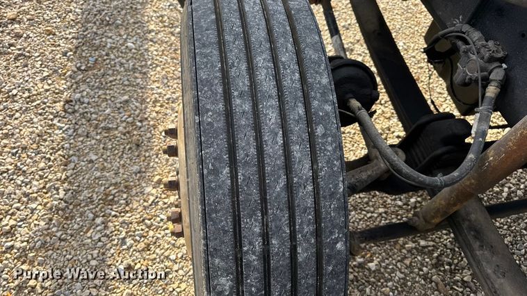 image for item EN0675 1993 Kenworth T600 semi truck