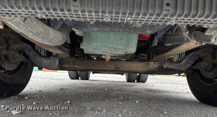 image for item EN5737 2016 Volvo VNL semi truck