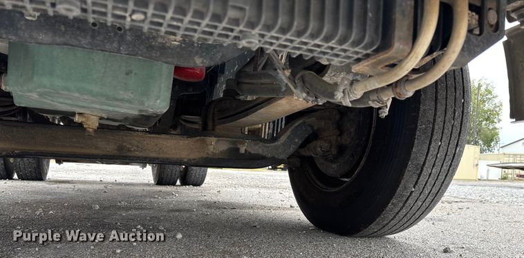 image for item EN5737 2016 Volvo VNL semi truck