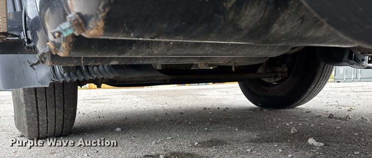 image for item EN5737 2016 Volvo VNL semi truck